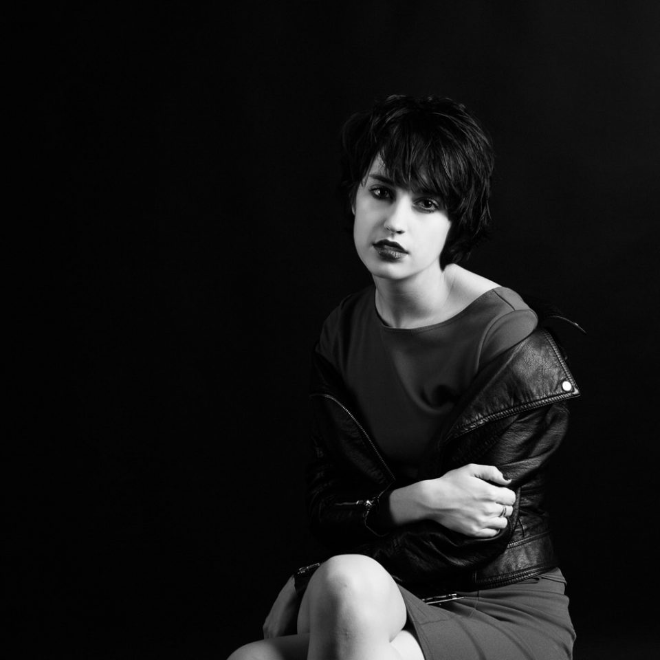 Katherine - Portrait en noir et blanc en studio