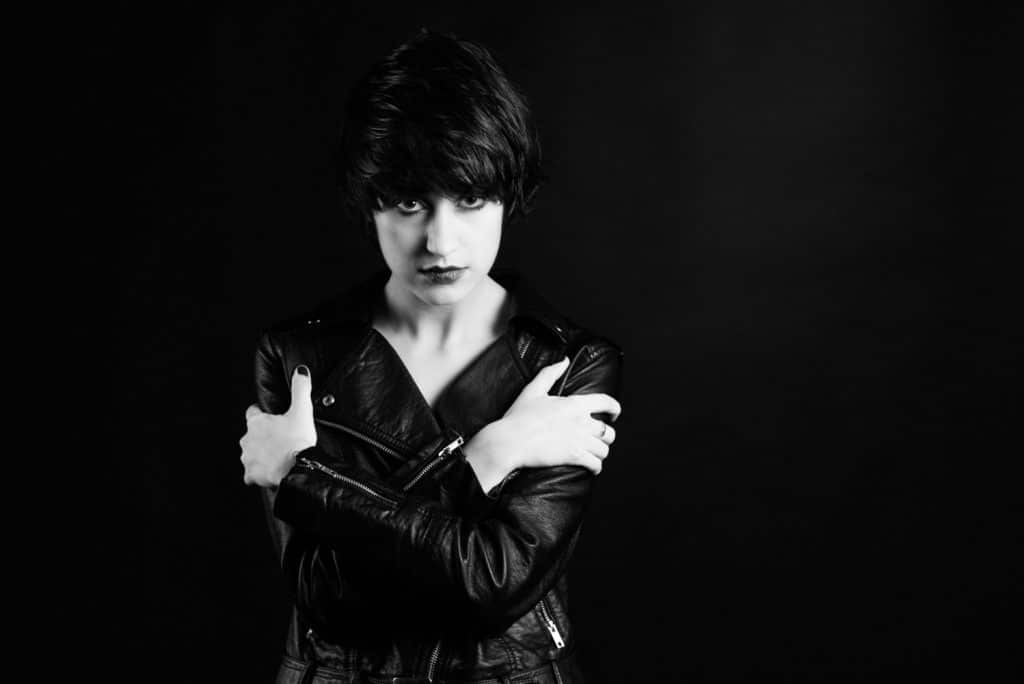 Katherine - Portrait en noir et blanc en studio