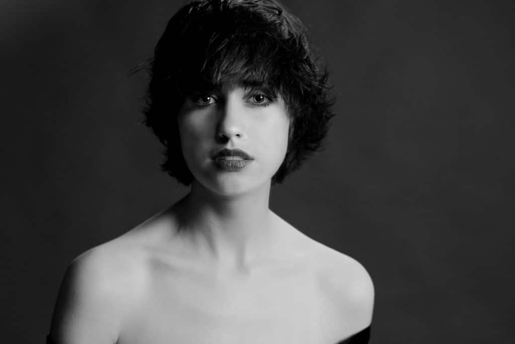 Katherine - Portrait en noir et blanc en studio